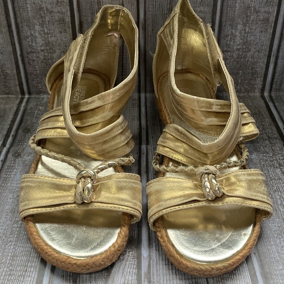 Kenneth Cole Reaction Gold Strappy Wedge Sandals Girls Size 3 - Picture 7 of 7